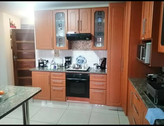 3 BEDROOM PROPERTY TO RENT IN MEER EN SEE